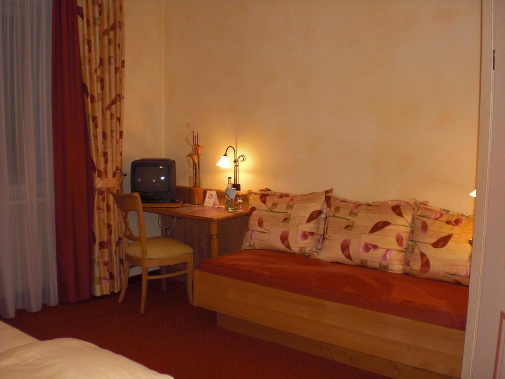 Hotel-Restaurant Schieble Kenzingen Habitación foto